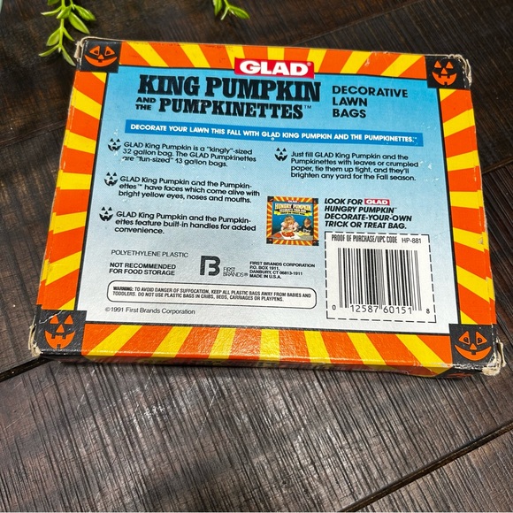 Vintage GLAD King Pumpkin Decorative Lawn Bags - Picture 5 of 5